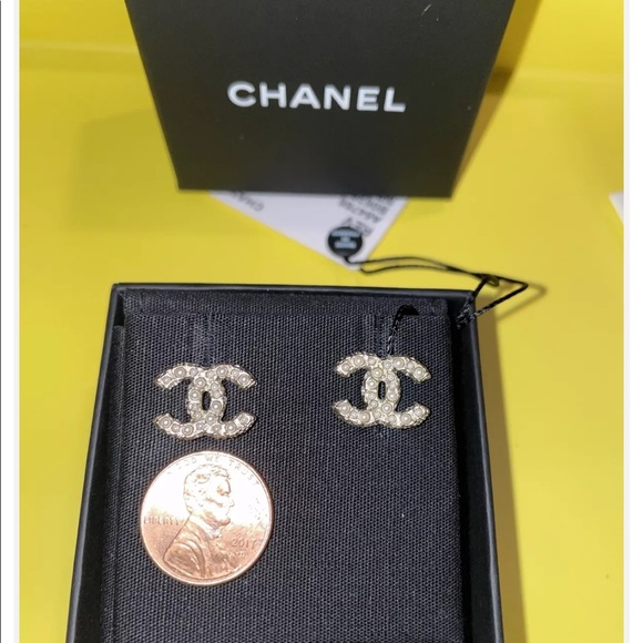 CHANEL Jewelry - Chanel Mini Stud Earrings